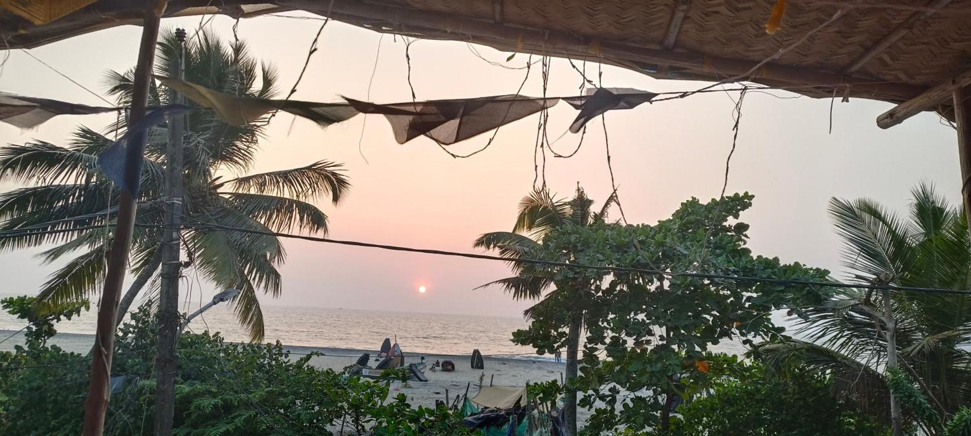 Peace And Love Beach Homestay Alappuzha Экстерьер фото